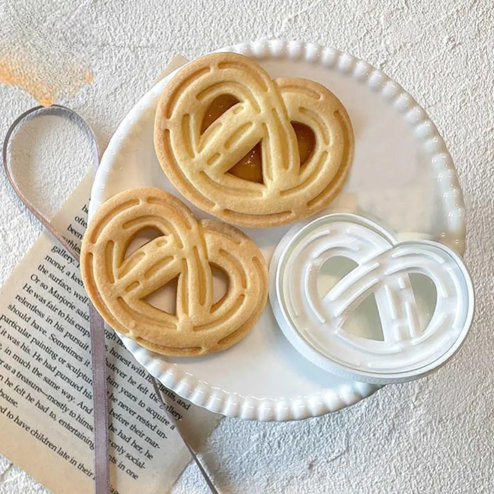 Emporte-pièces et moules à bis - Baking Kitchen Diy avis et prix